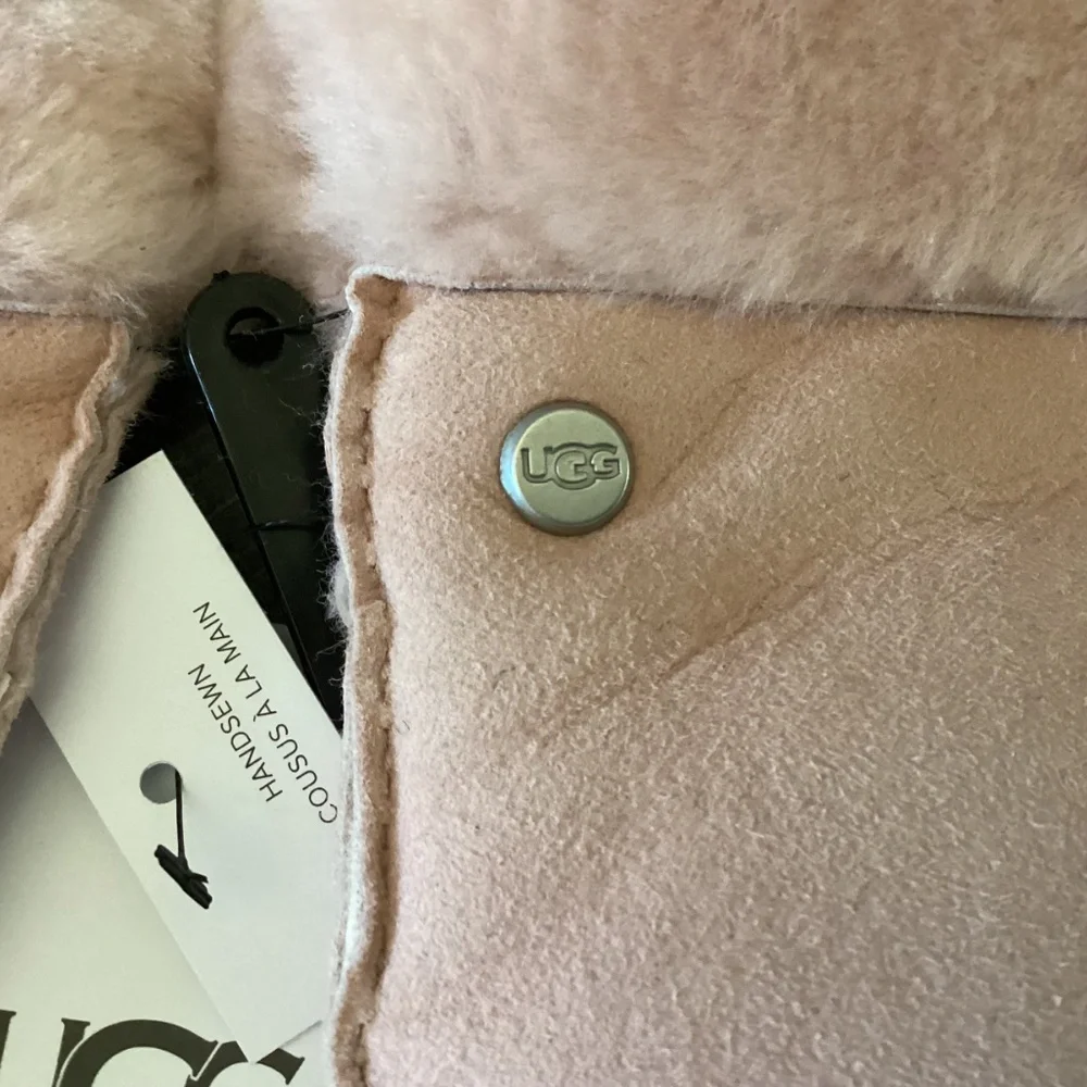 UGG® UGG Genuine Shearling Lined Mittens (Girls) 4-6 YR